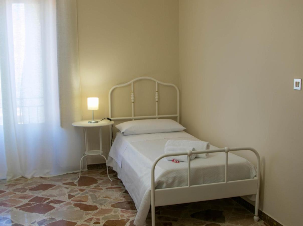 La Casa Della Nonna Villa San Mauro Castelverde Eksteriør billede