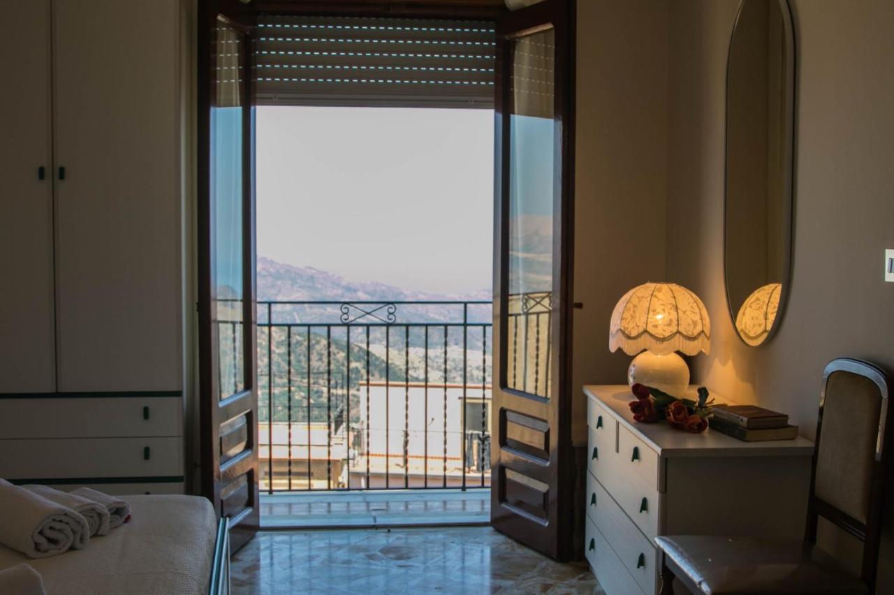 La Casa Della Nonna Villa San Mauro Castelverde Eksteriør billede